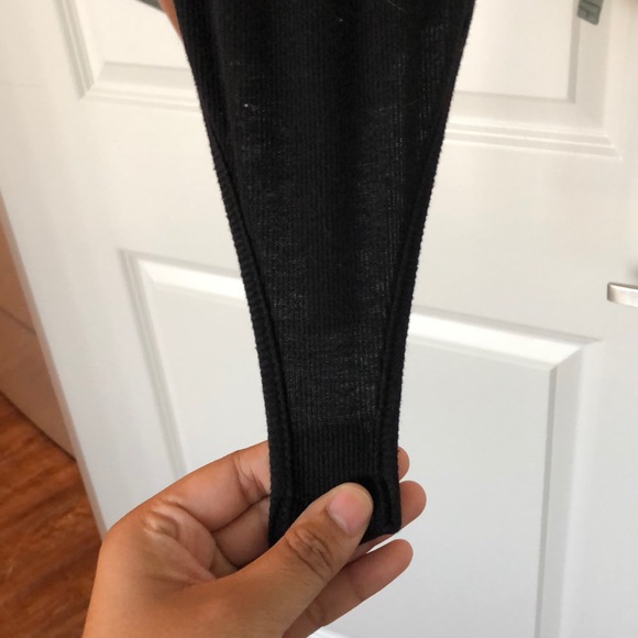 Black Bodysuit w Sleeves - Picture 4 of 4